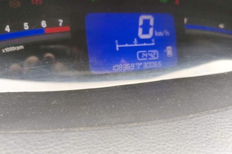 Used FORTHING Joyear 2011 1.5L Manual Luxury Edition Odometer Close Up