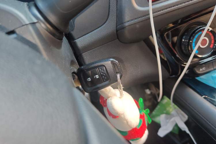 Used Honda Vezel 2015 1.5L CVT two-wheel drive Comfort trim Interior 1