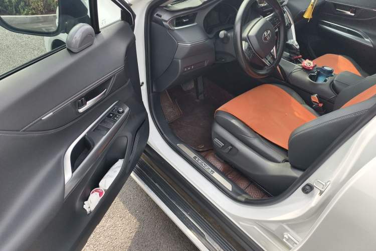 Used Toyota Venza 2023 2.0L CVT Two-Wheel Drive Luxury Edition
