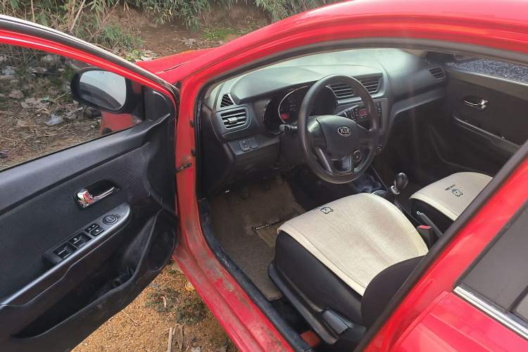 Used Kia K2 2012 Sedan 1.4L MT GLS Commemorative Edition