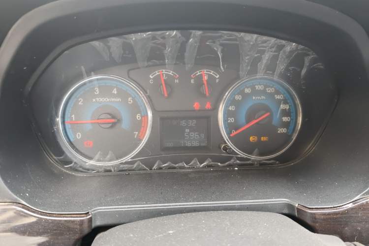 Used Dongfeng Fengon 370 2016 1.5L Manual Elite Travel Edition 7 Seats
