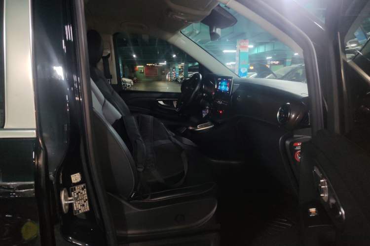 Used Mercedes-Benz V-Class 2020 V 260 Avantgarde Edition