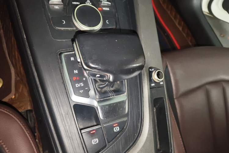 Used Audi A4L 2017 Plus 40 TFSI Ambition Model Gear Lever