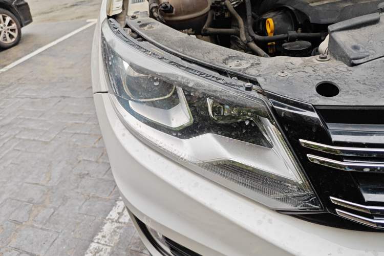 Used Volkswagen Tiguan 2015 1.8TSI Automatic Two-Wheel Drive Luxury Model Right Front Headlight