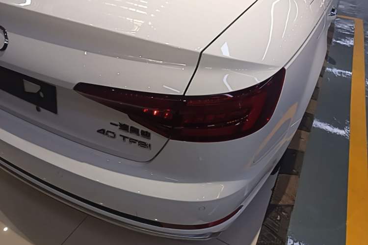 Used Audi A4L 2019 40 TFSI Fashion Edition China VI Emission Standard
