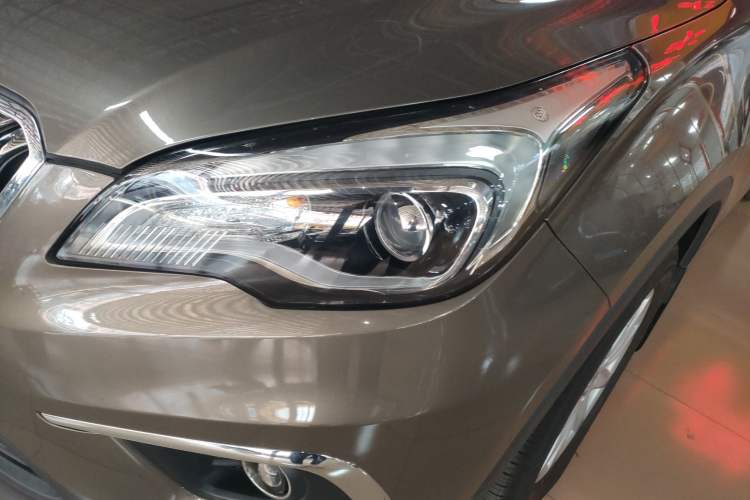 Used Buick Envision 2017 20T Two-Wheel Drive Leading Version Left Front Headlight