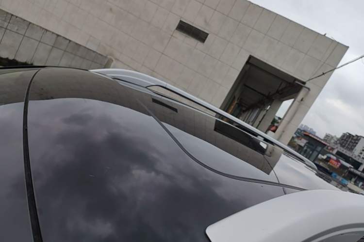 Used Roewe RX8 2019 30T Smart Connectivity Two-Wheel Drive Supreme Flagship Edition
