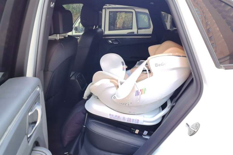 Used Porsche Macan 2023 Macan 2.0T Left Rear Seat