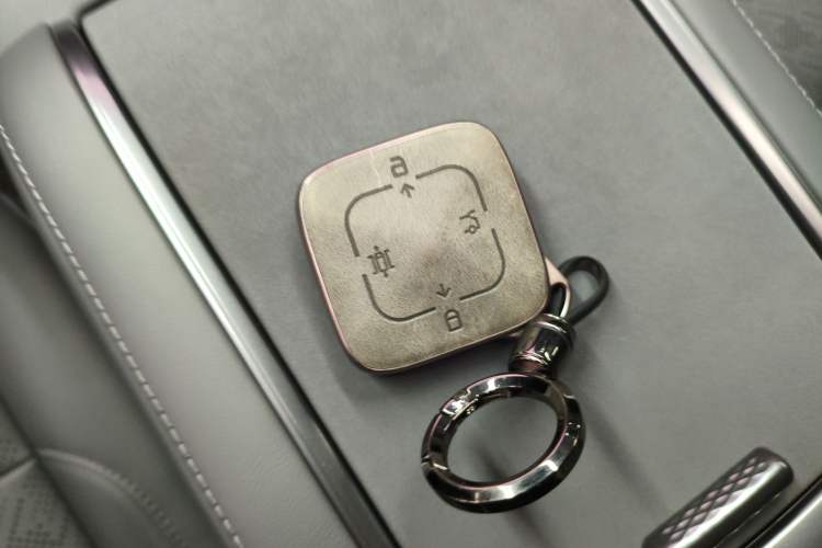 Used Zeekr 7X 2025 100 kWh Long-Range Rear-Wheel Drive with Intelligent Driving Features