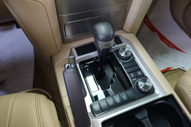 Used Toyota Land Cruiser 2017 4.0 GX-R Aluminum Wheels No Sunroof High-End Version—Middle East Market
