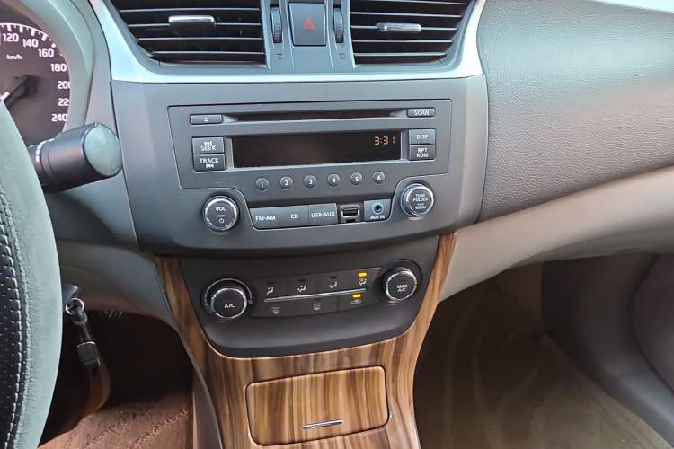 Used Nissan Sylphy 2012 1.6 XL Manual Luxury Edition
