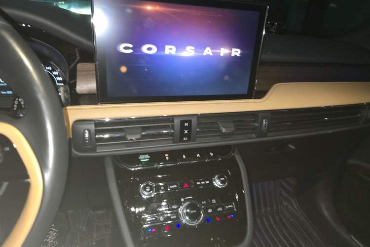 Used Lincoln Corsair 2020 2.0T Two-Wheel Drive Luxury Edition Audio And AC Panel