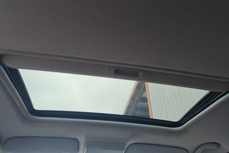 Used Peugeot 3008 2013 1.6THP Roland Garros Edition Headliner