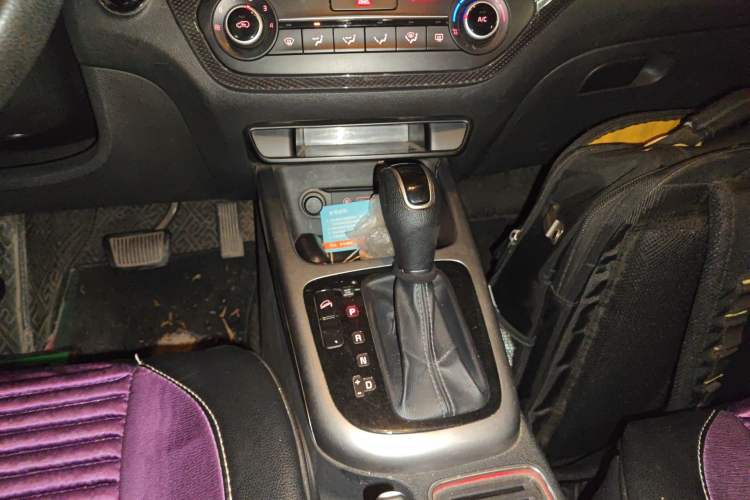 Used Kia KX3 2015 1.6L Automatic Two-Wheel Drive DLX Gear Lever