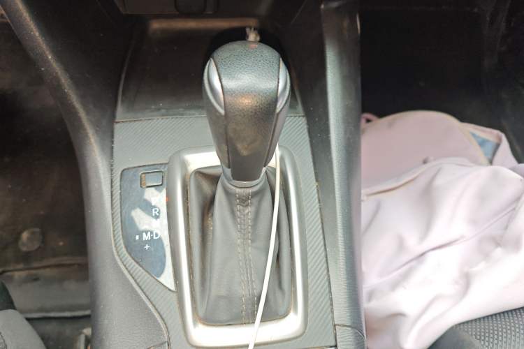 Used Mazda 3 Axela 2017 Sedan 1.5L Automatic Comfort Model China VI Standard Gear Lever