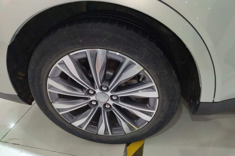 Used Hongqi E-QM5 2022 431 km Charge & Enjoy Edition