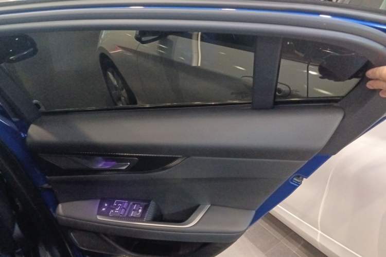 Used Jaguar XEL 2020 2.0T 200PS R-DYNAMIC Youth Sports Edition