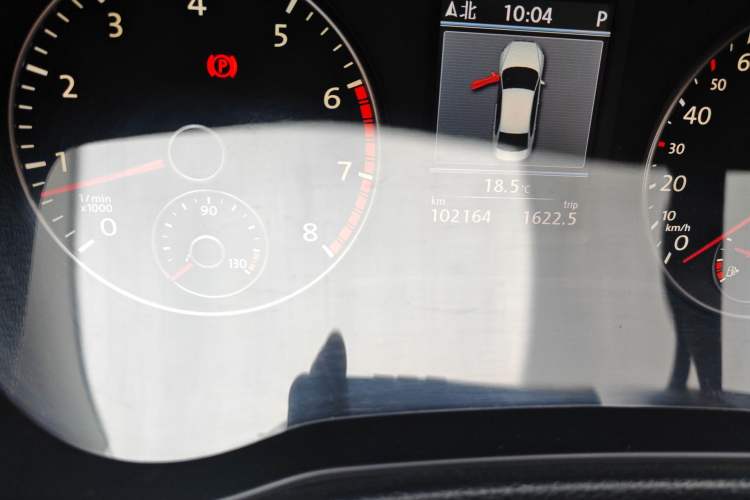 Used Volkswagen Passat 2011 1.8TSI DSG Prestige Edition Odometer Close Up