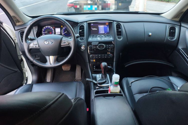 Used Infiniti QX50 2015 2.5L Enjoyment Edition Center Console