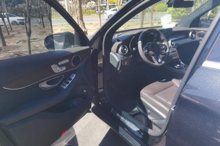 Used Mercedes-Benz GLC 2022 Second Facelift GLC 260 L 4MATIC Luxury Edition Driver Seat