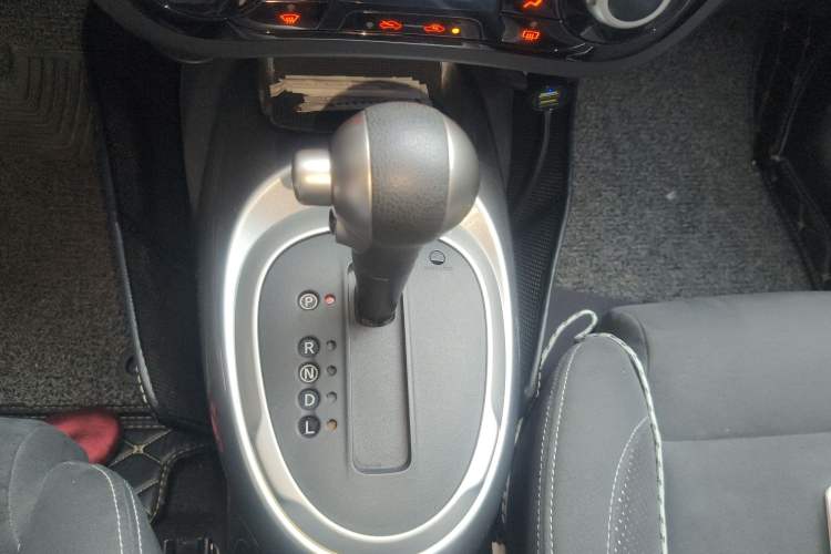 Used Infiniti ESQ 2014 1.6L Spontaneous Edition
