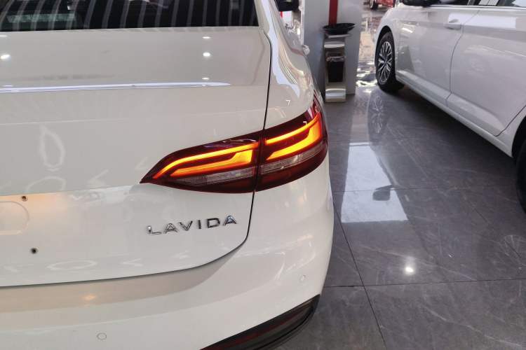 Used Volkswagen Lavida 2023 Revised 1.5L Automatic DeYi Edition
