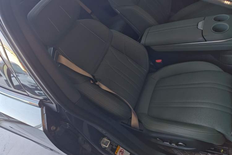 Used Deepal S07 2025 215Max Deep Blue Intelligent Driving AD PRO Range-Extended Version
