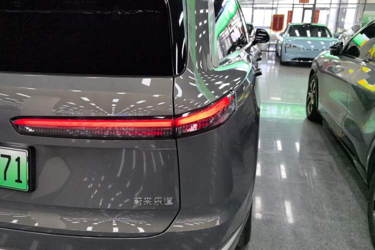 Used ONVO Luxeed L90 2025 Model—Max Six-Seater Version
