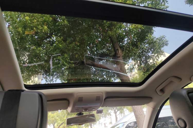 Used Volkswagen Touareg 2011 3.0 TSI High-End Version Headliner