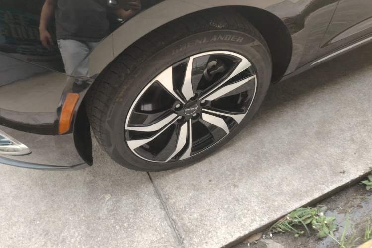 Used SERES SF5 2021 Four-Wheel Drive Freedom Expedition Edition Exterior 4