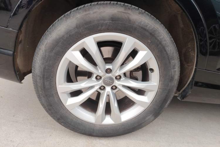 Used Audi Q7 2018 45 TFSI Technology Edition Exterior 5