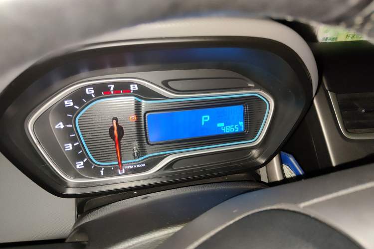 Used Chevrolet Aveo Sonic 2014 Sedan 1.4SL AT Stylish Sunroof Edition
