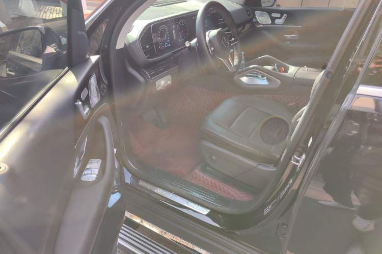 Used Mercedes-Benz GLE 2023 GLE 350 4MATIC Stylish Model Driver Seat