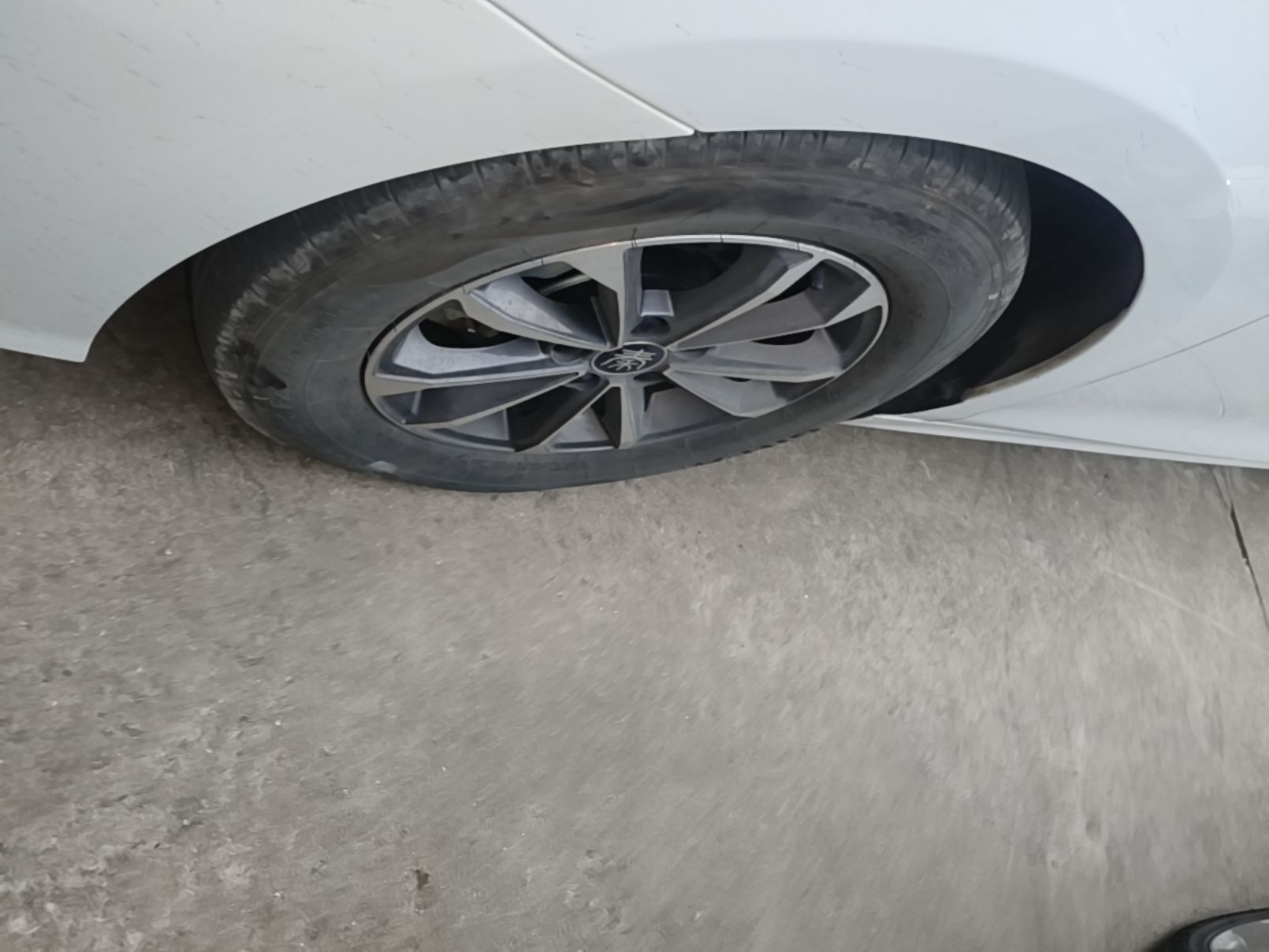 BYD Qin PLUS 2024 HONOR Edition DM-i 55KM Leading Model — снимка 10