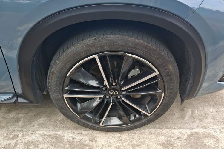 Used Infiniti QX55 2022 2.0T All-Wheel-Drive Ignite Edition Right Front Wheel Hub