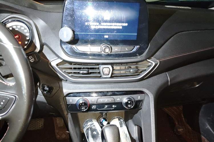 Used Chevrolet Orlando 2018 Redline 530T Automatic Enjoyment Edition (5+2 Model) – China V Standard Audio And AC Panel