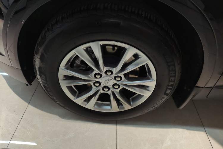 Used Cadillac XT5 2022 2.0T Two-Wheel Drive Luxury Version