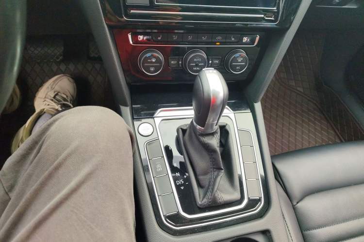 Used Volkswagen Magotan 2019 330TSI DSG Luxury Version China VI Standard
