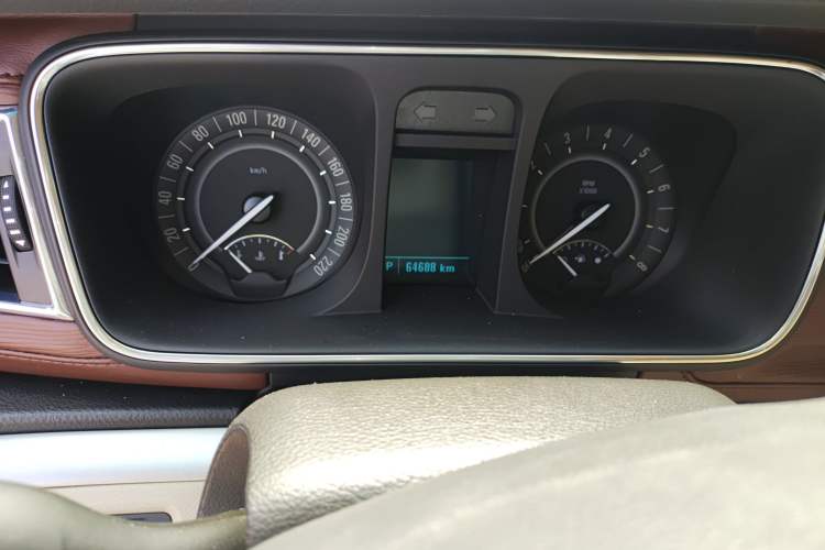 Used Buick GL8 2018 28T Luxury Model China VI Standard
