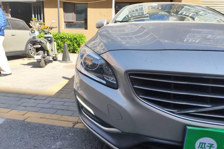 Used Volvo S60 2015 S60L 2.0T Zhiyuan Edition