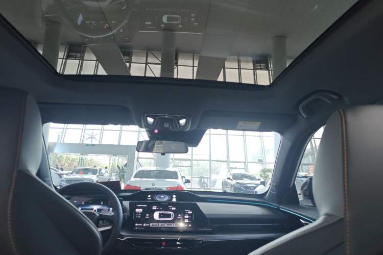 Used Oshan Z6 New Energy 2023 ZhiDian iDD 150KM Flagship PLUS