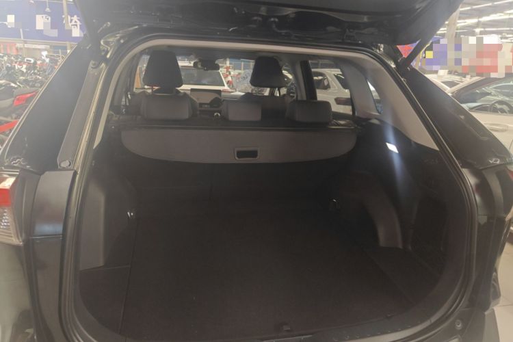 Used Toyota RAV4 2023 2.0L CVT Two-Wheel Drive Fashion Plus Edition Trunk