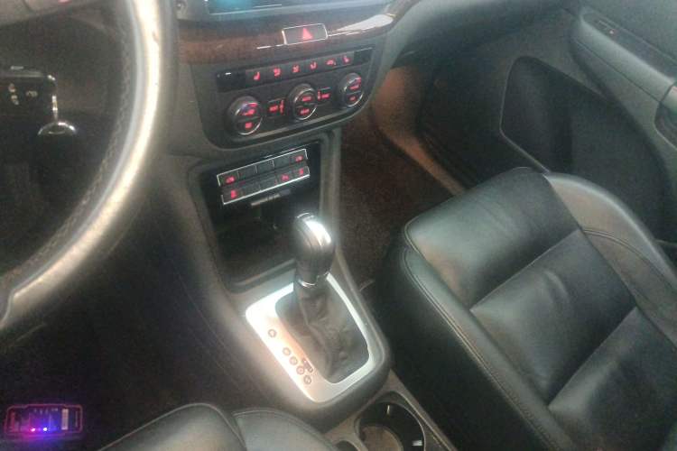 Used Volkswagen Sharan 2014 2.0 TSI Comfort Model Gear Lever