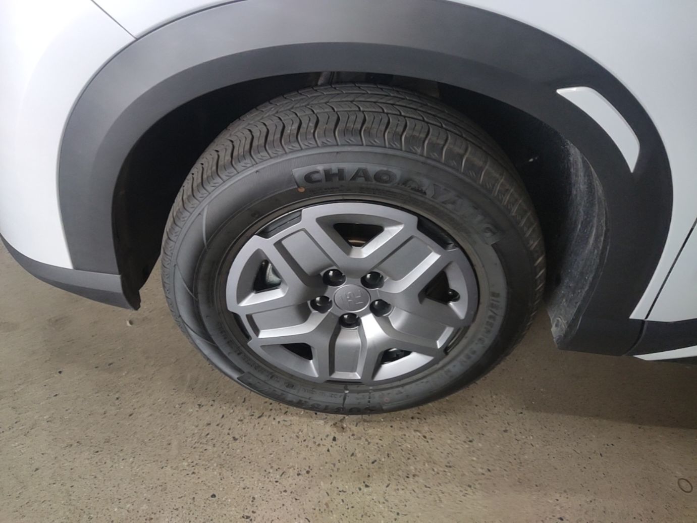 BYD Yuan UP 2025 Model 301KM Leading Version — снимка 10