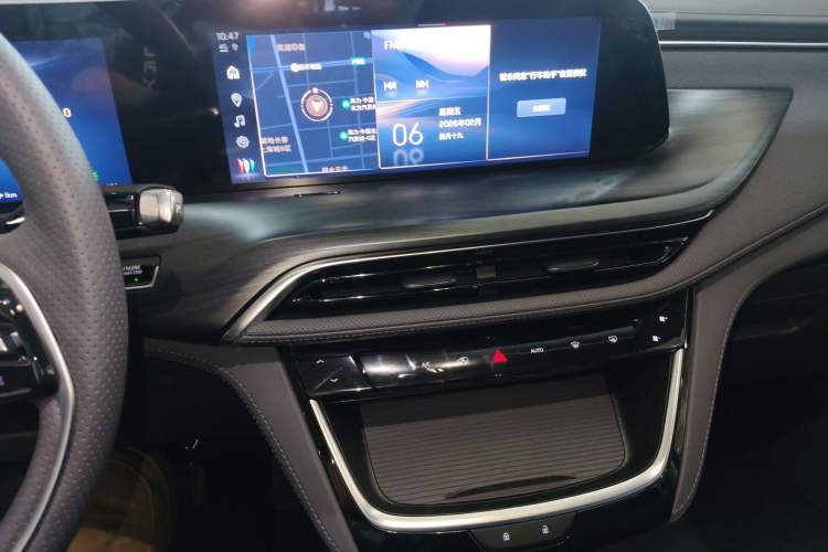 Used Buick GL8 New Energy 2025 Lu Shang Smart Enjoyment Edition 7-Seater
