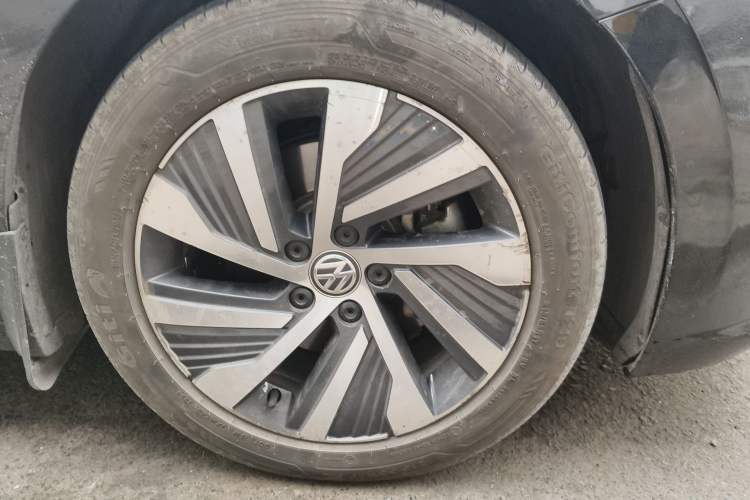 Used Volkswagen Passat New Energy 2019 430 PHEV Hybrid Elite Edition Right Front Wheel Hub