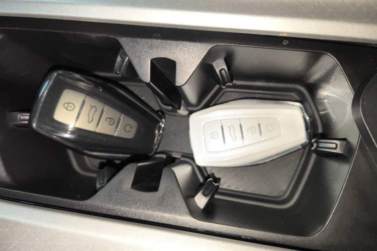 Used Geely Auto Preface 2025 Dongfang Yao 1.5TD Kunlun Edition Vehicle Key