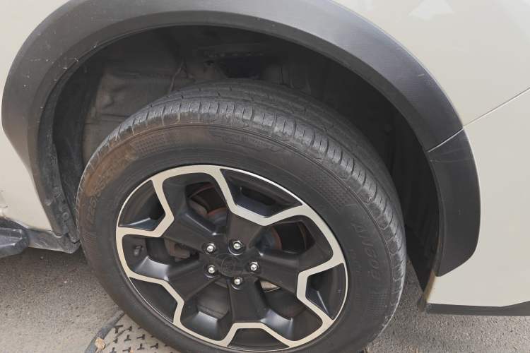 Used Subaru XV 2014 2.0i Luxury Edition Right Front Wheel Hub
