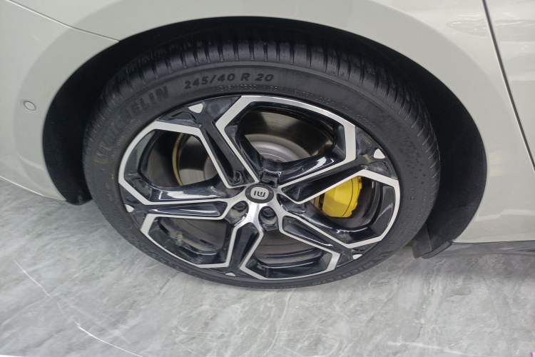 Used Xiaomi Auto SU7 2024 Rear-Drive Long-Range Intelligent Driving Version Exterior 4