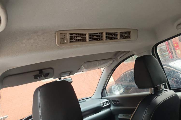 Used Wuling Hongguang New Energy 2024 All-Electric Model 300KM Standard Version Headliner